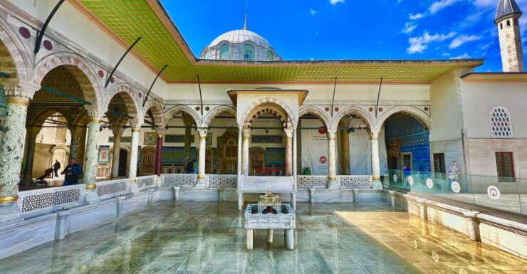 Istanbul Topkapi Palace, Basilica Cistern & Grand Bazaar - Tour Details