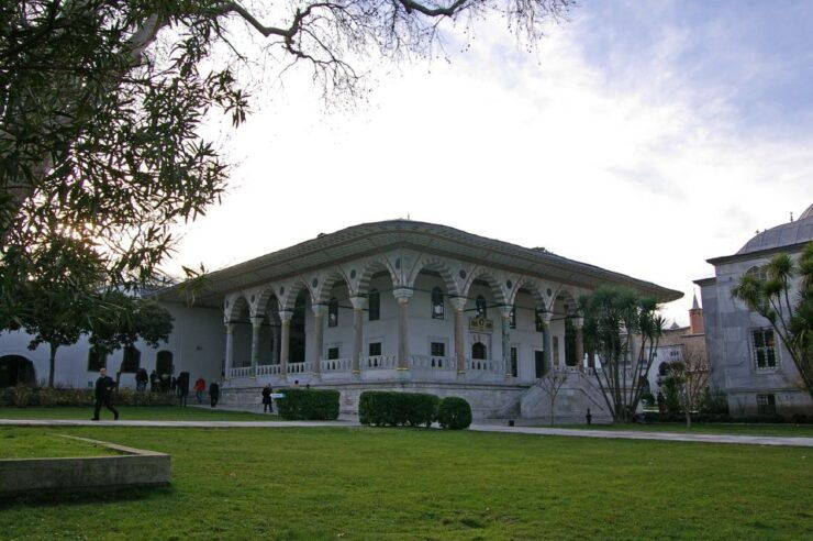 Istanbul: Topkapi Palace Guided Tour and Skip The Line - Activity Details
