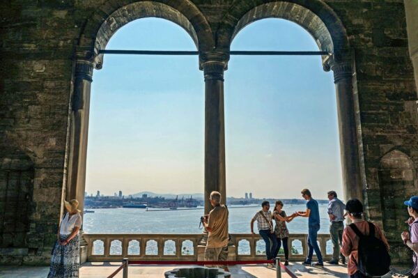 Istanbul: Topkapi Palace & Hagia Sophia Fast-Track Tour - Tips for Your Visit