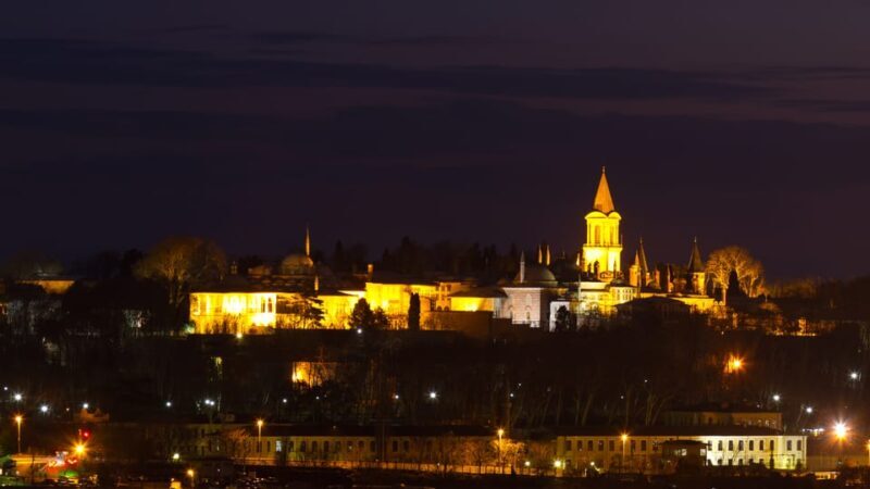 Istanbul: Topkapi Palace Tour with Skip the ticket lines - The Small Group Experience
