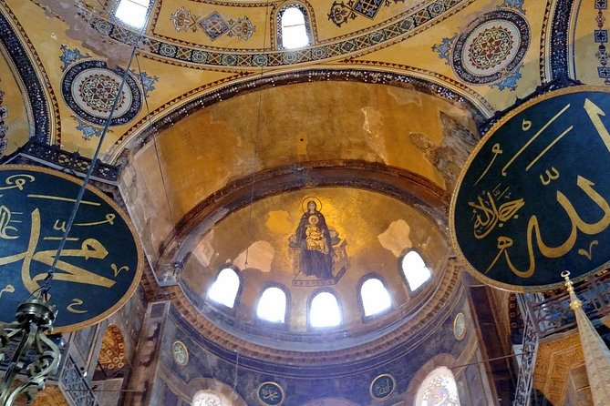 Istanbul: Tour of Basilica Cistern, Topkapi Palace and Hagia Sophia - Exploring Topkapi Palace