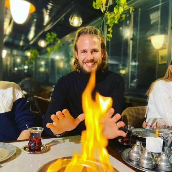 Istanbul: Traditional Turkish Dinner - Cultural Engagement Opportunities