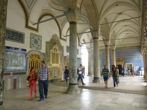Istanbul Walking Tour: Mosques, Palace, Cistern With Lunch - Recommendations