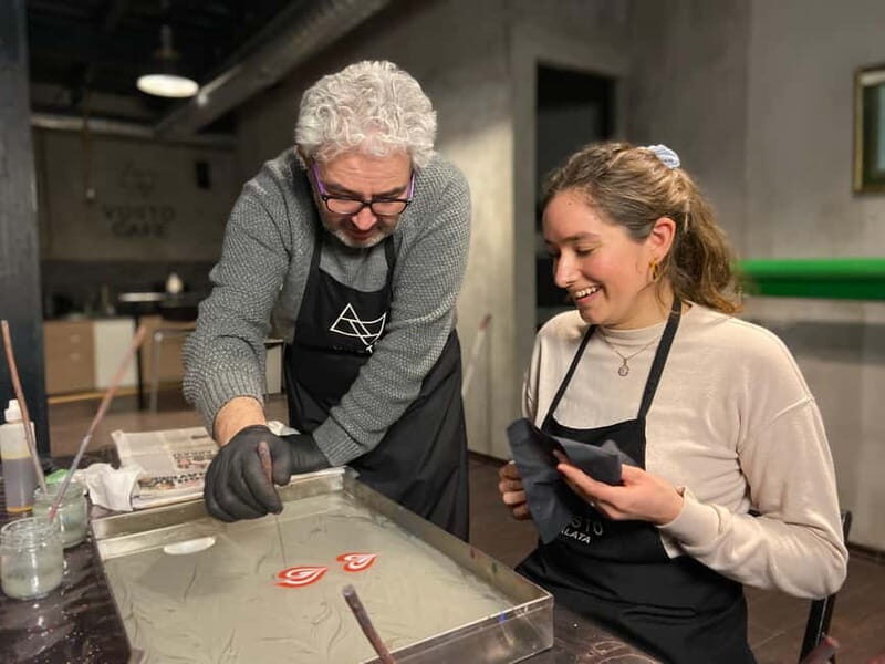 Istanbul: Water Marbling Workshop with Snacks & Drinks - An Introduction to Water Marbling (Ebru) in Istanbul