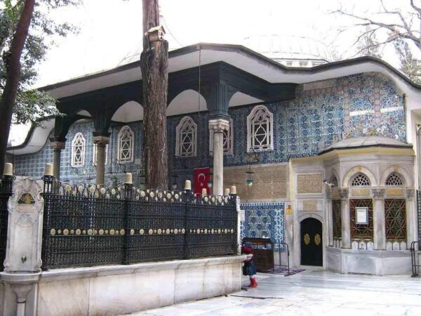 Istanbul:Discover Istanbuls Charm Half Day Afternoon Cruise - Iconic Landmarks to See