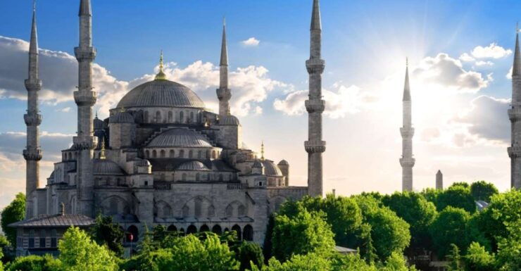 Istanbul's Legendary Mosques: Blue Mosque and Hagia Sophia - History and Architecture of Blue Mosque