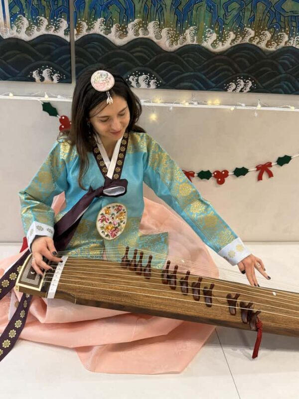 Itaewon Seoul: Gayageum Class with Hanbok Photo Session - FAQ