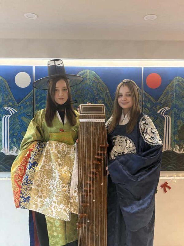 Itaewon Seoul: Gayageum Class with Hanbok Photo Session - Who Should Consider This Tour?