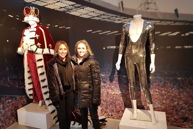 Its Only Rock N Roll, but I Like It Taxi Tour - Rock N Roll Landmarks in London