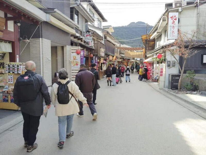 Itsukushima Shrine: Guided Tour with a Local - FAQs