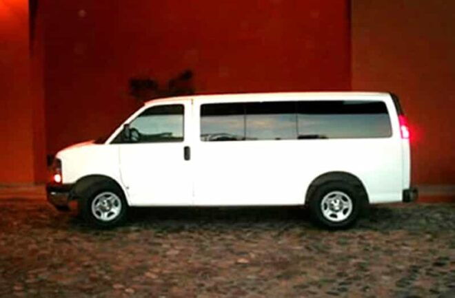 Ixtapa Zihuatanejo: Van Charters - Vehicle Options