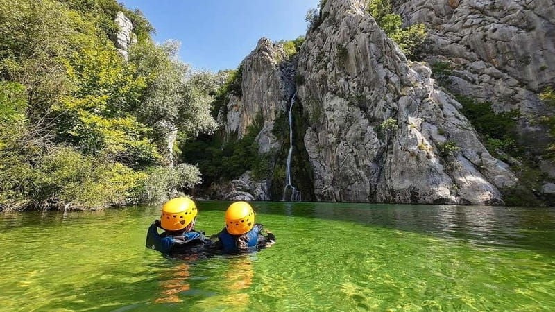 Iz Omisa/Zadvarija: Extremni Canyoning na rijeci Cetini - What to bring and considerations