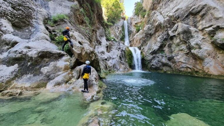 Iz Omisa/Zadvarija: Extremni Canyoning na rijeci Cetini - Who should consider this adventure?