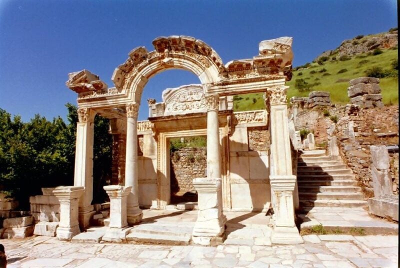 Izmir: Ephesus and The House of The Virgin Mary Tour - Exploring the Ancient City of Ephesus