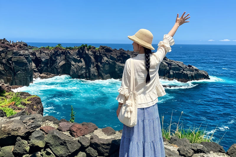 Izu: Mt. Omuro & Cactus Animal Park & Jogasaki Coast & Kadowaki Suspension Bridge Day Trip (Includes Sea View Train Experience) - Resort 21: a short ride beside the Pacific