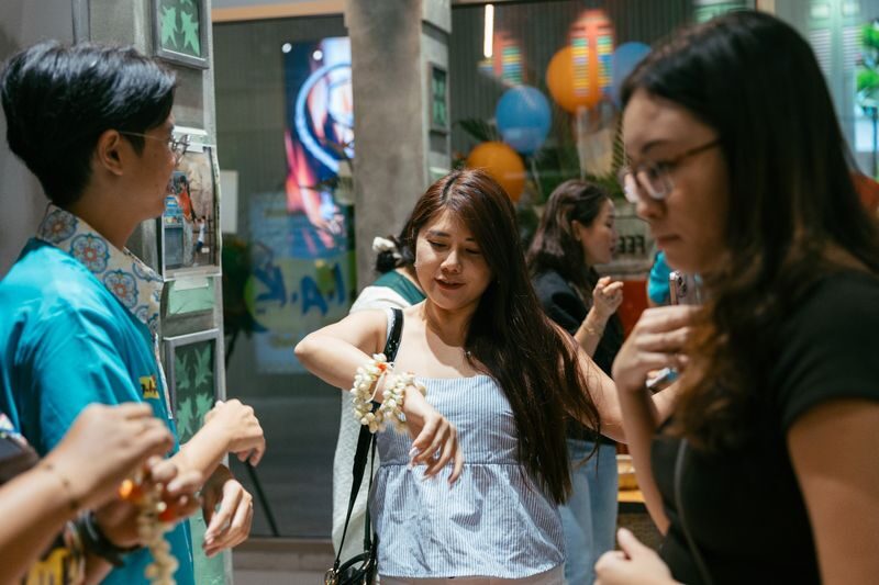 J.I.A.K 99 Classic Hawker Experience Ticket in Singapore - Sand art and the Chef’s Table