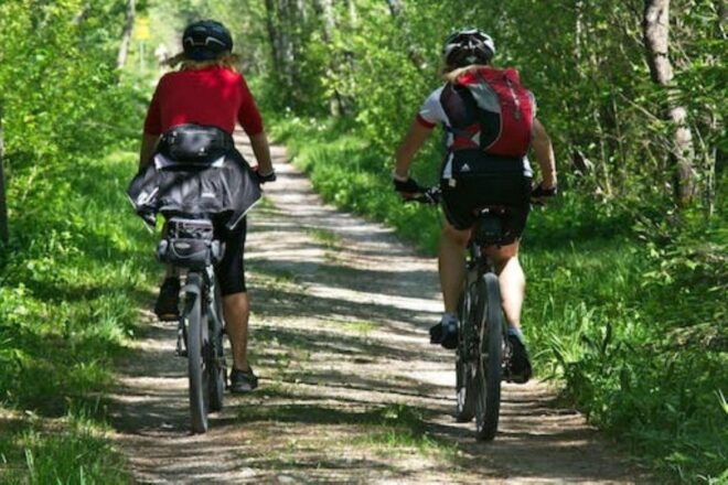 Jaca: Mountain Bike Rental - Inclusions