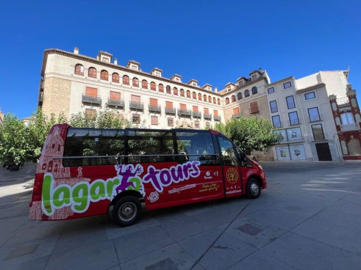 Jaén: Hop-On / off Sightseeing Bus Tour Olive Oil Tasting - Tour Experience