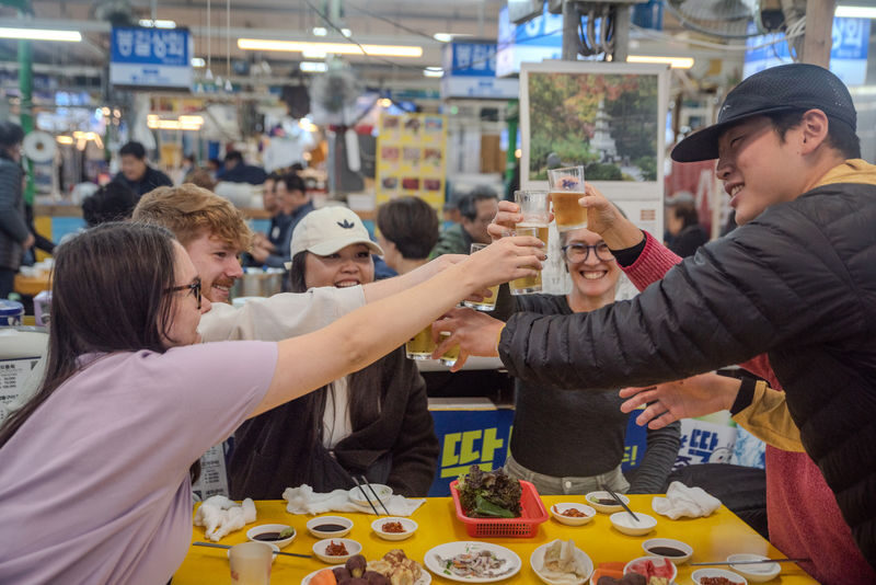 Jagalchi Market & Bupyeong Kkangtong Market Half-day Local Food & Small Group Tour - Two markets, one useful introduction to Busan food