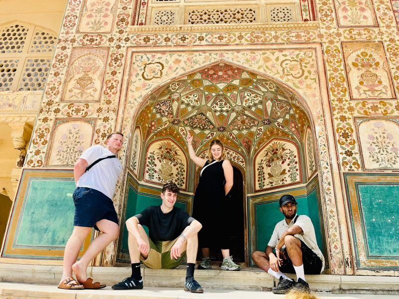 Jaipur 7 Popular Spots One-Day Private Sightseeing Tour - Lunch and shopping can change the feel of the tour