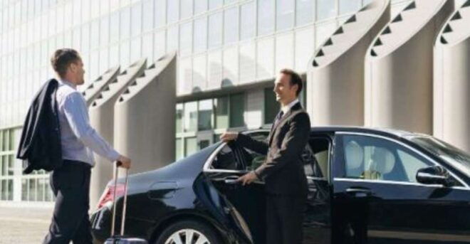 Jaipur: Airport Pic-Up Service by Private Car. - Group and Language Options