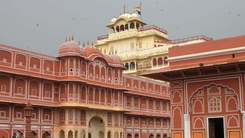 Jaipur: Amber Fort, City Palace, and Jantar Mantar Tour - Practical Details and What to Expect