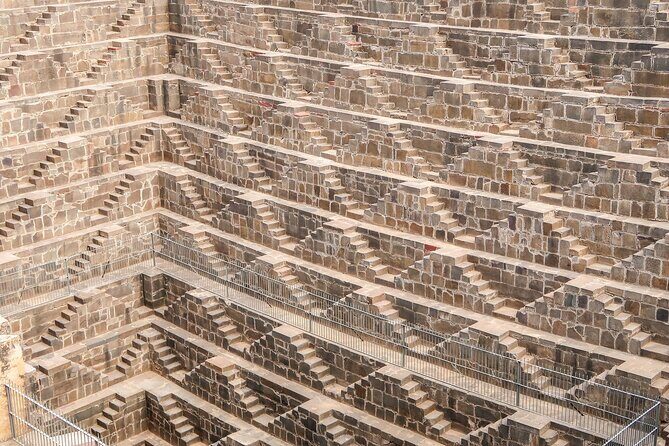 Jaipur : Chand Baori, Bharatpur Bird Sanctuary, Fatehpur Sikri. - FAQs