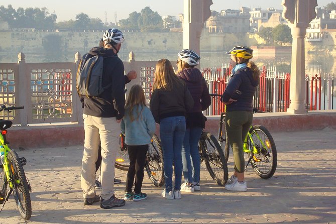 Jaipur Cycle Tour - Craft | Cuisine | Heritage | Bazaar | Temple (Awarded) - Meeting Point Information