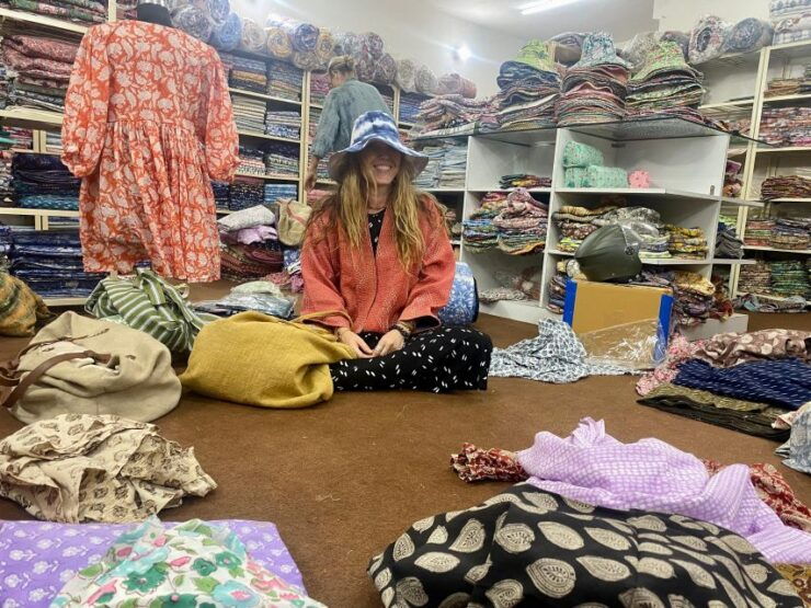 Jaipur: Exclusive Private Shopping Tour With Pick-Up & Drop - Itinerary