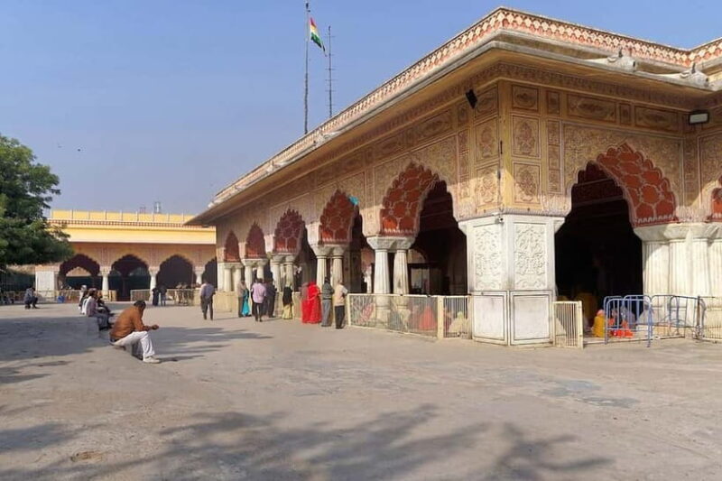 Jaipur: Govind Devji Temple & City Palace Private Tour - Good To Know