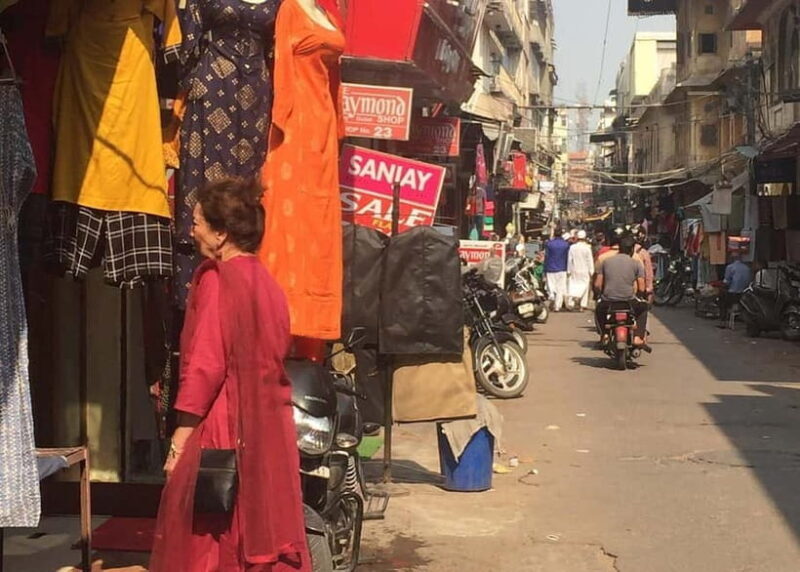 Jaipur: Guided History Walking Tour with Food Tasting - The Practical Side: Group Size, Duration, and Cost