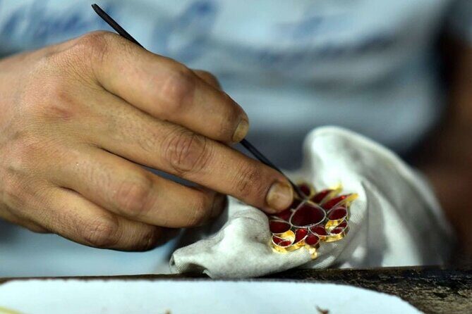 Jaipur Jewelry and Gemstone Crafting Experience - Starting Point: Paharganj and Gemstone Workshops