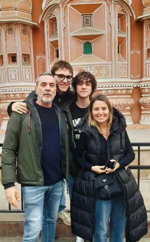 Jaipur: Pink City Heritage Walk with Chai & Local Stories - Tasting Rajasthani Flavors at a Street Stall