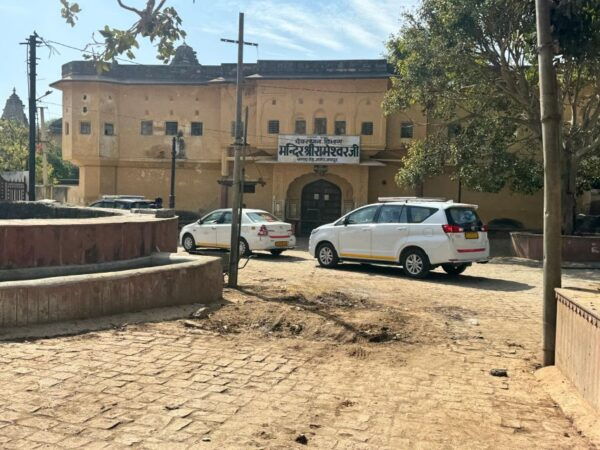 Jaipur Private Car Rental With Driver 8-10 Hours - The Sum Up