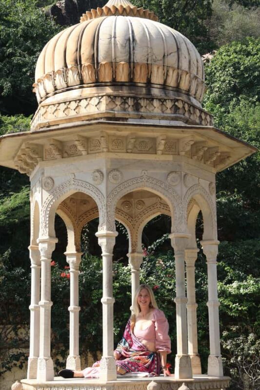 Jaipur: Private Mobile Photoshoot at Gaitore Cenotaphs - Why Mobile Photography Works Well Here