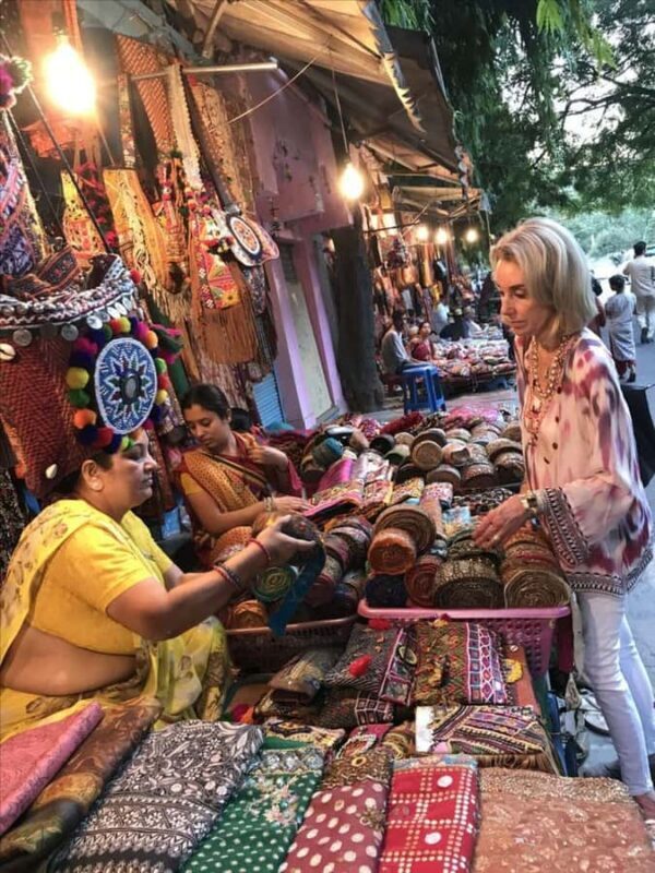 Jaipur Shopping Tour Half Day with Male/Female Guide - A Closer Look at the Jaipur Shopping Experience