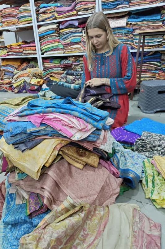 Jaipur: Tuk Tuk Shopping Tour with Art Workshops and Pottery - Good To Know  