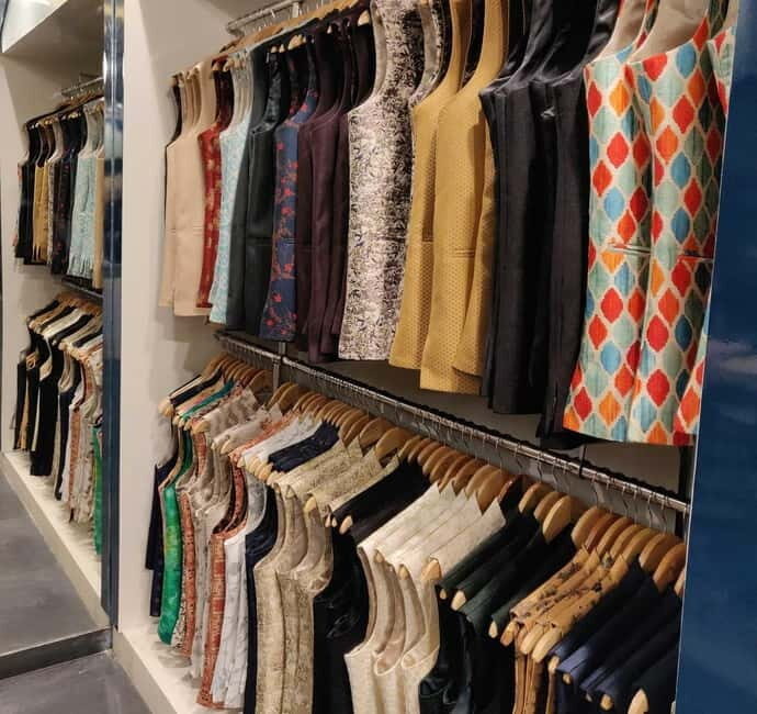 Jaipur: Wedding Outfit Shopping Tour with Local Guy - Good To Know