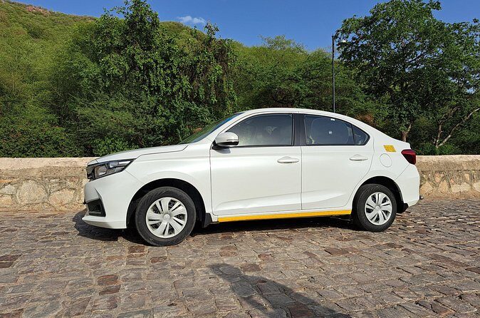 Jaisalmer Airport to Jaisalmer Hotels drop: Private Transfers - The Experience in Action