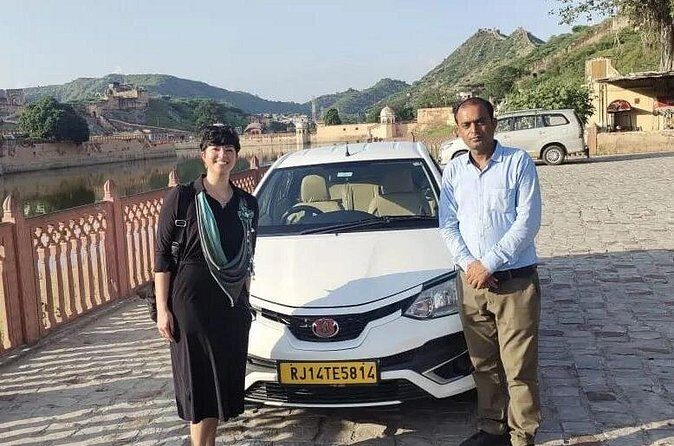 Jaisalmer Airport to Jaisalmer Hotels drop: Private Transfers - Who Should Book This Service?