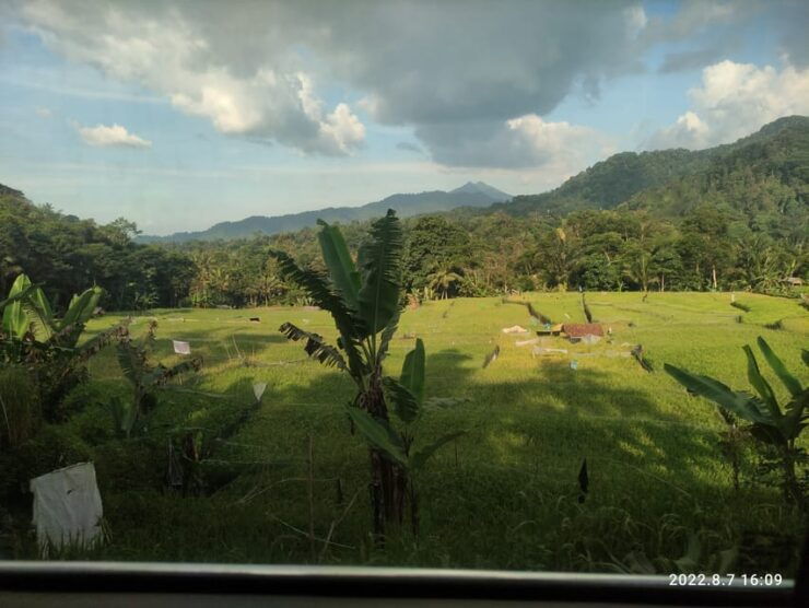 Jakarta: Active Volcano, Waterfall &Beautiful Local Village - Key Points