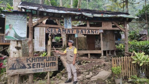 Jakarta: Active Volcano, Waterfall &Beautiful Local Village - Customer Reviews