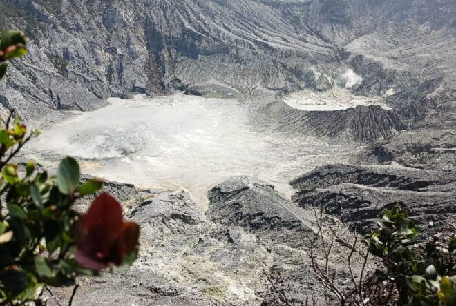 Jakarta Bandung Volcano Stony Bubble Crater Full Day Tour - Important Information