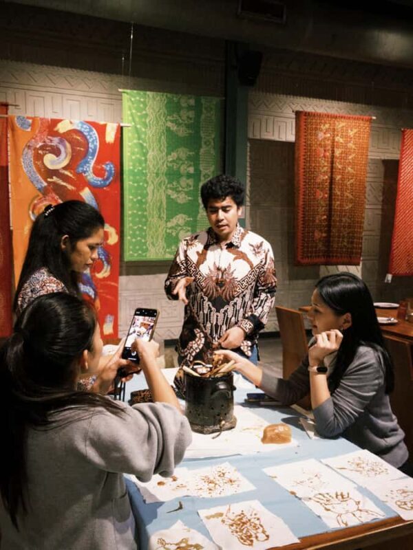 Jakarta: City Tour and Batik Workshop with Lunch - A Genuine Look at the Day’s Journey
