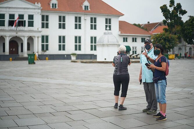 Jakarta City Tour Cultural Immersion Herbal Drinks & Hidden Gems - Good To Know