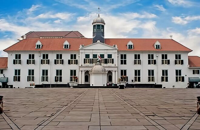 Jakarta City Tour With Chinese Tour Guide - Private Group Options