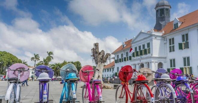 Jakarta: Half-Day Highlights Tour - Merdeka Square and the National Monument (Monas)