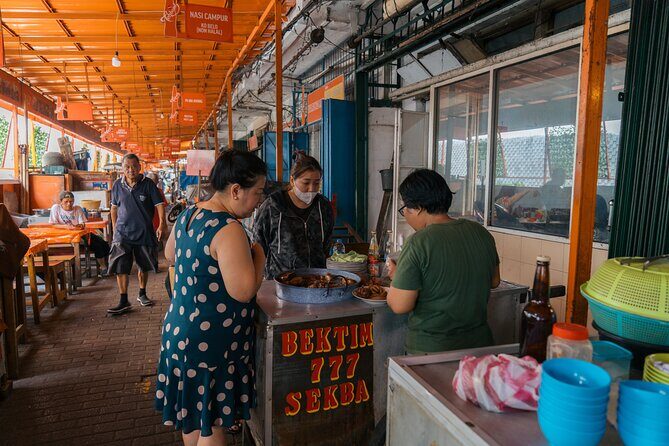 Jakarta Half Day Trip Bajaj Experience and Local Food Testing - Practical Details: How the Tour Runs
