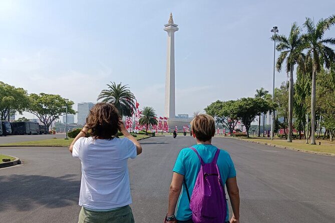 Jakarta Half Day Visit The Monument with Highlight City Tour - FAQ