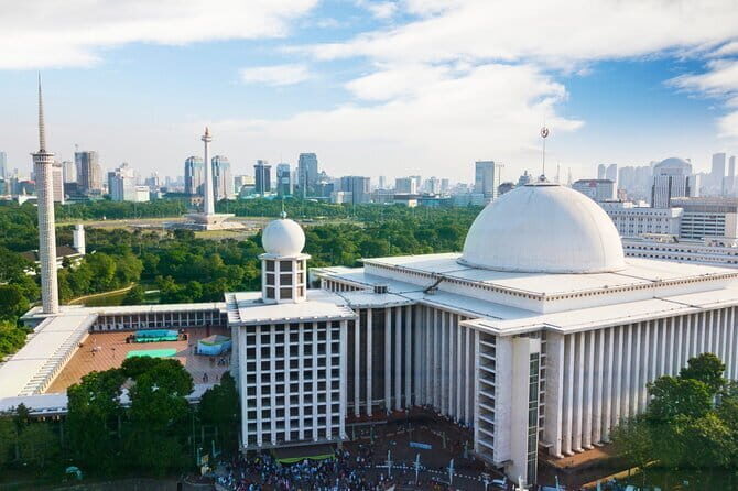 Jakarta Highlight Places with Multilingual Guide - Why Choose This Tour?